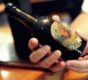 Allsopps-Arctic-Ale-1852-oldest-documented-beer-bottle